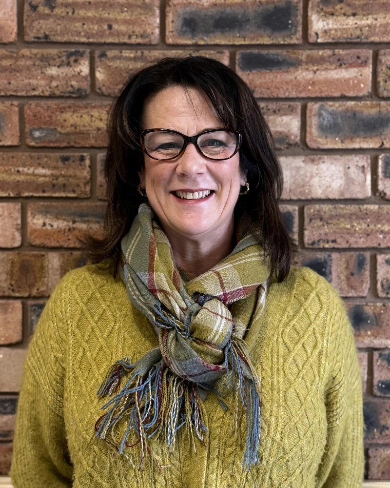 Linda Headshot Photo